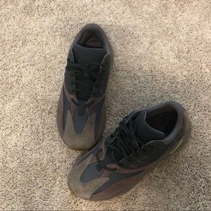 Low Top Yeezy Boots (US Size 11)